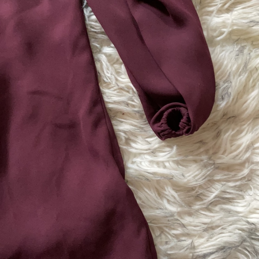 Burgundy flowy blouse - Picture 3 of 3